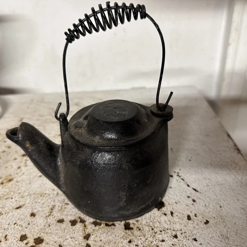 Vintage Griswold Cast Iron Minature Tea Pot Handled Kettle  Salesman Sample