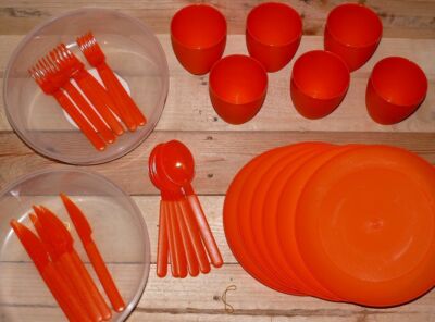 Enjoy Style Picknick Satz 32 Teilig Camping Geschirr Kunststoff Besteck Orange