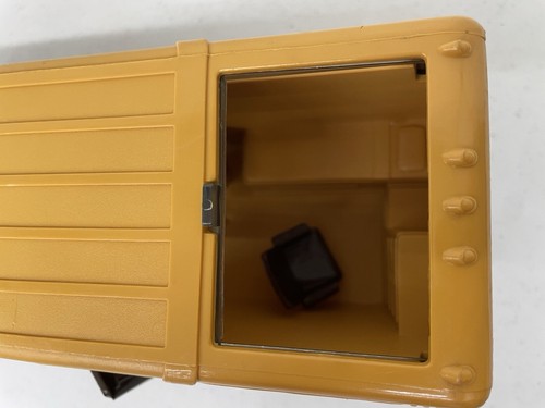 VINTAGE ERTL CHAMPIONSHIP RODEO PLAYSET SEMI HORSE TRAILER ONLY - Picture 8 of 10
