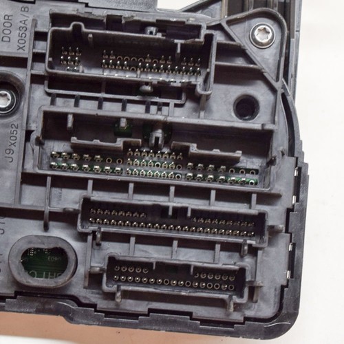 Unité de contrôle ECU embarquée liquidation confort droite TESLA MODEL 3 1567454-00-B 2022