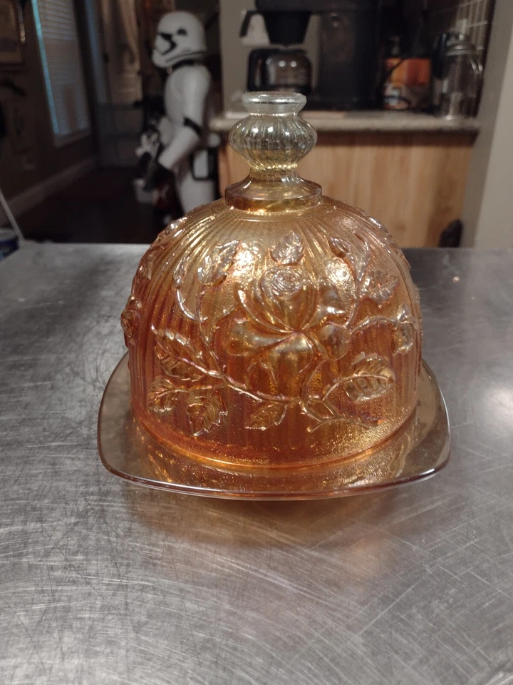 Plato de mantequilla cubierto de vidrio de carnaval Imperial Luster Rose cúpula de queso de colección Foto 2 de 4