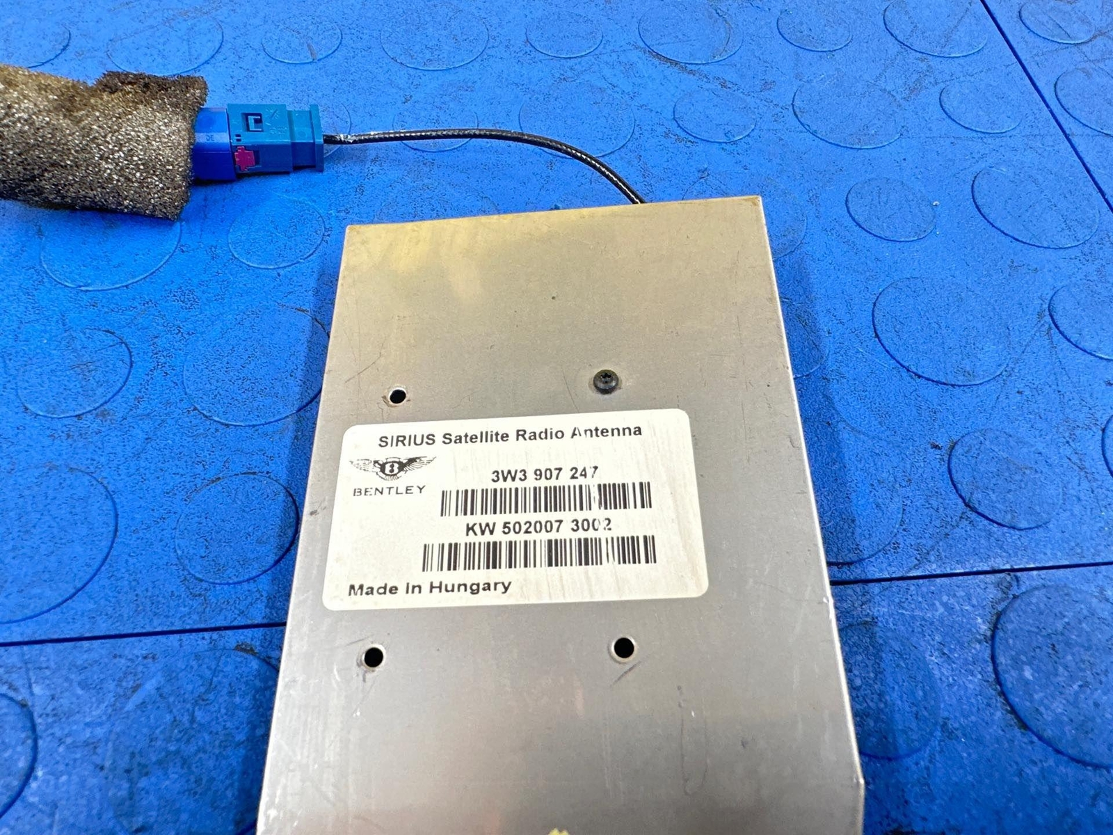 06 07 08 09 BENTLEY Continental GT Coupe Satellite Antenna OEM 3W3907247