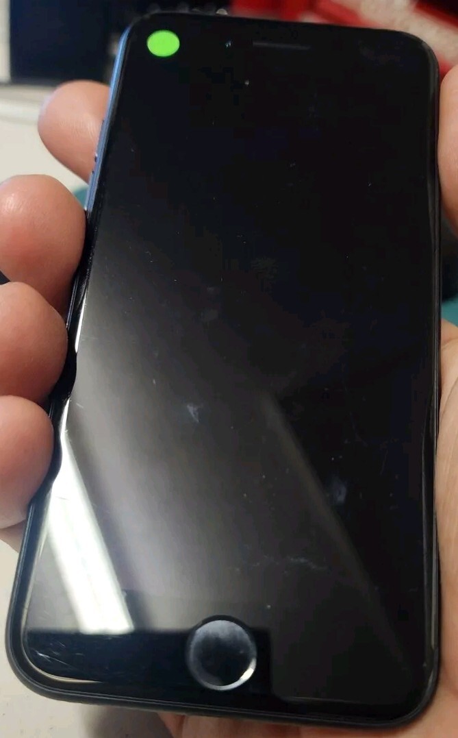 Apple iPhone 7 32GB Black A1778 - Locked to AT&T - Battery