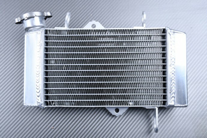 Radiateur eau YAMAHA MT125 solution surchauffe moteur remplacement Racing