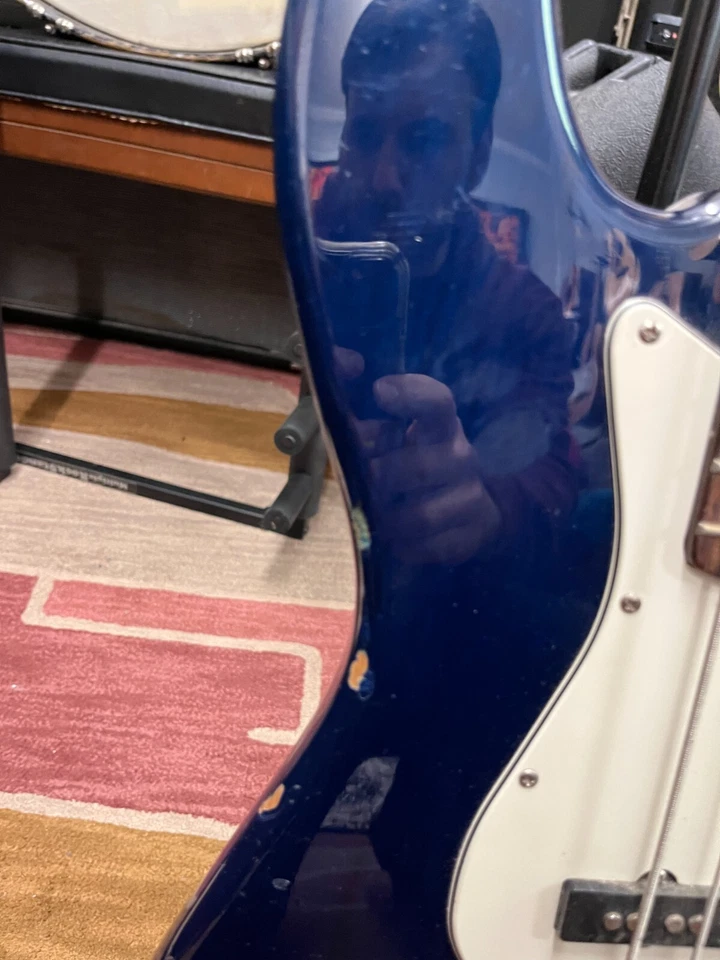 Bajo Johnson by AXL P-style, ¡cuerdas nuevas! Foto 4 de 4