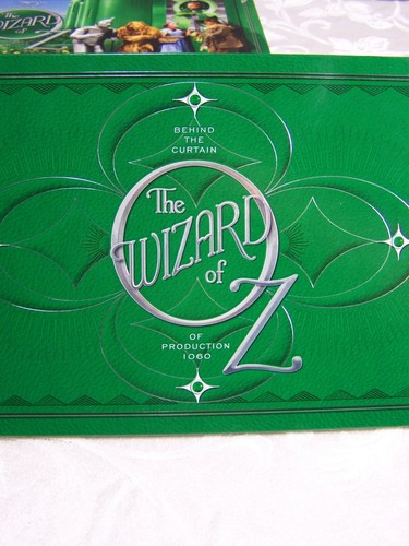 The Wizard of Oz 70th Anniversary Limited Edition with Watch DVDS - Picture 7 of 24