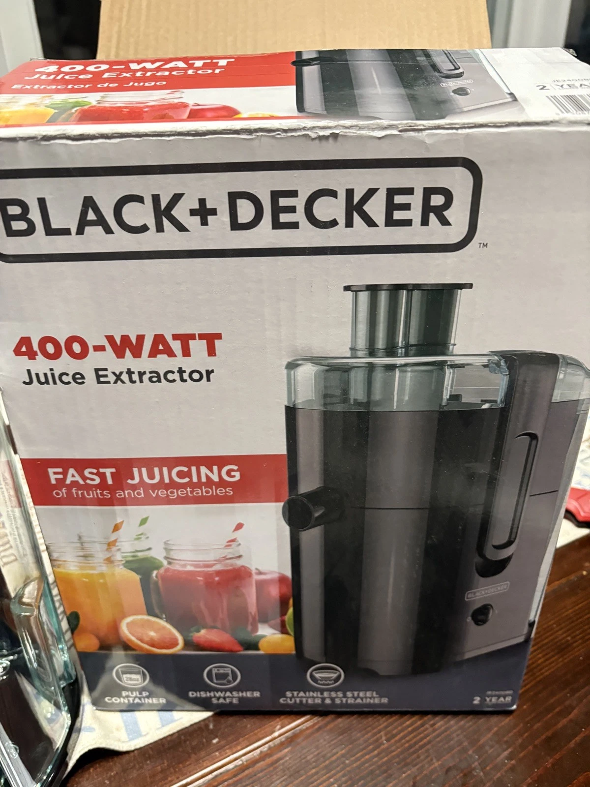 Black + Decker Juice Extractor Fruit Vegetable Juicer 400 Watt Strainer 28oz NEW