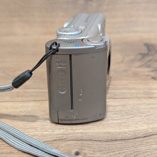 Canon PowerShot A70 Digitalkamera 3,2 MP für Ersatzteile oder Reparatur - Bild 4 von 7