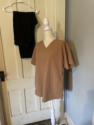 Lot Of 4 Scrubs, 3tops, 1 Bottom Size Large. Dickies,Infinity,Mandala - Picture 3 of 3