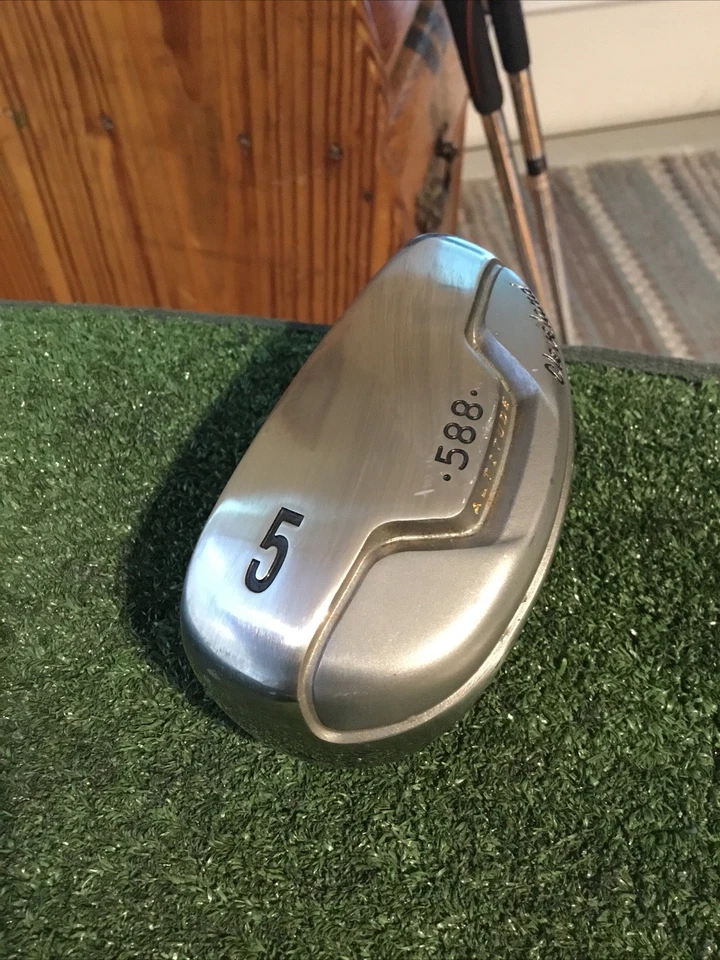 Cleveland 588 Altitude Face Forged 5 Hybrid Iron Seniors ActionLite 55g Graphite - Image 2 of 4
