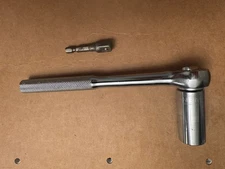 GATOR  GRIP Universal Socket  3/8in Drive  Socketing Wrench