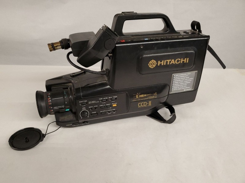 Hitachi (VM-2270A) CCD-II VHS Video Camcorder