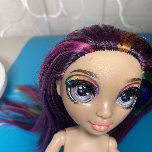 Muñeca Rainbow High Rockstar Lyric Lucas Muse 2021 B07 - Imagen 6 de 10