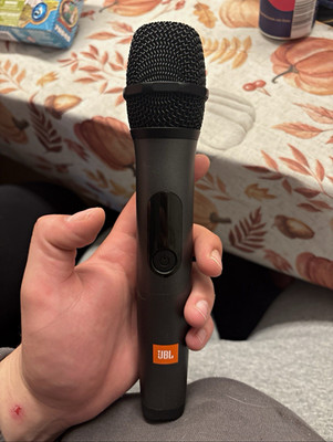 JBL Wireless Microphone Handmikrofon kabellos mit Ein-/Aus-Schalter schwarz