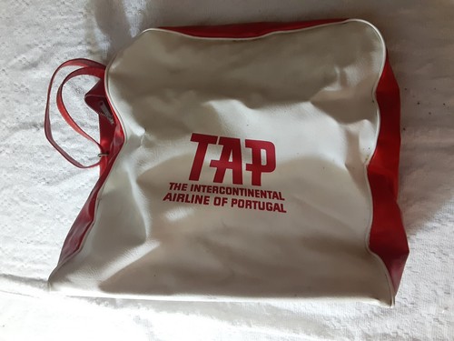 Vintage TAP Airline Portugal Red White Vinyl Messenger Flight Bag Promo 12x11x5" - Picture 3 of 6