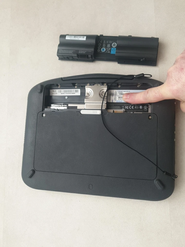 Fizzbook , 2 in 1 small netbook/pen tablet, win 7 , 120gb ssd ,perfect working - Image 4 of 4