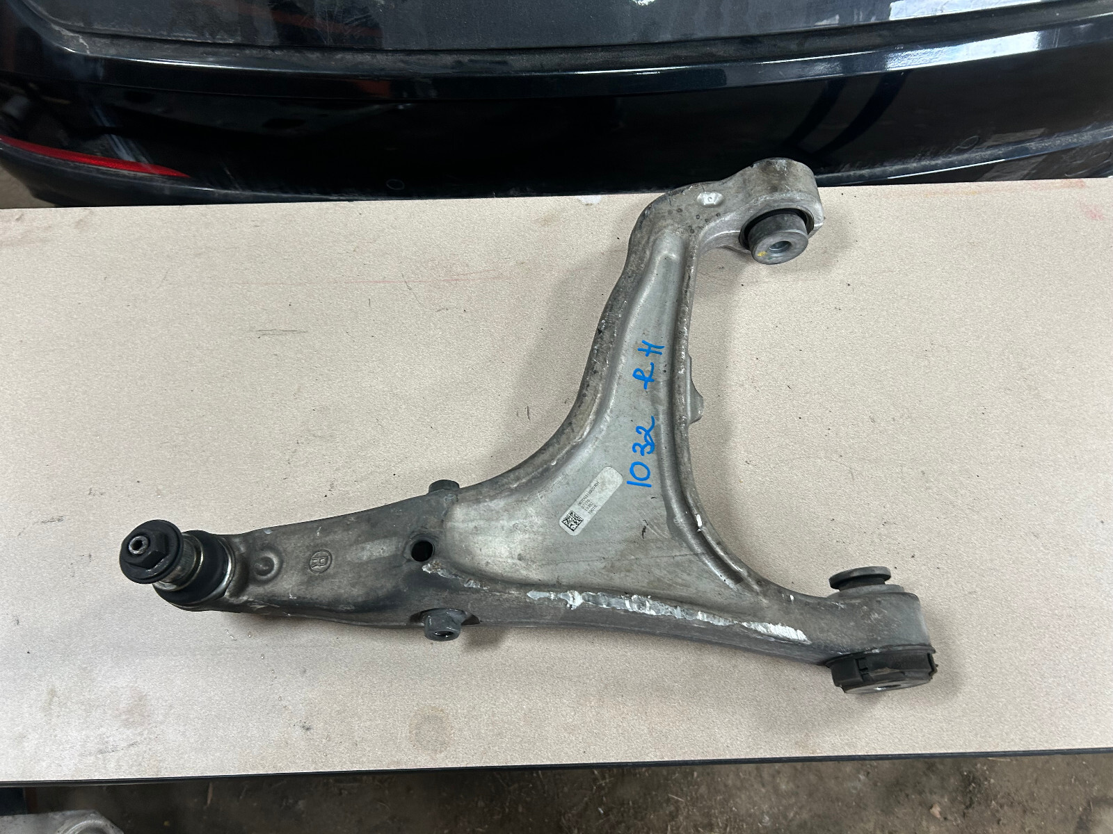 2017 -2022 Maserati Levante  Right Front Lower Control Arm 06700319920 Oem
