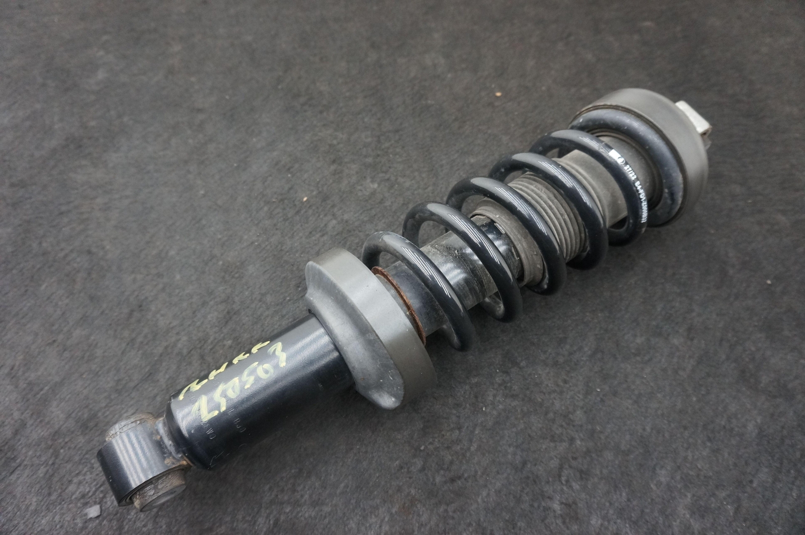 Rear Left Right Shock Absorber Spring Coil Strut OEM 4S0512019P Audi R8 4S 18-23