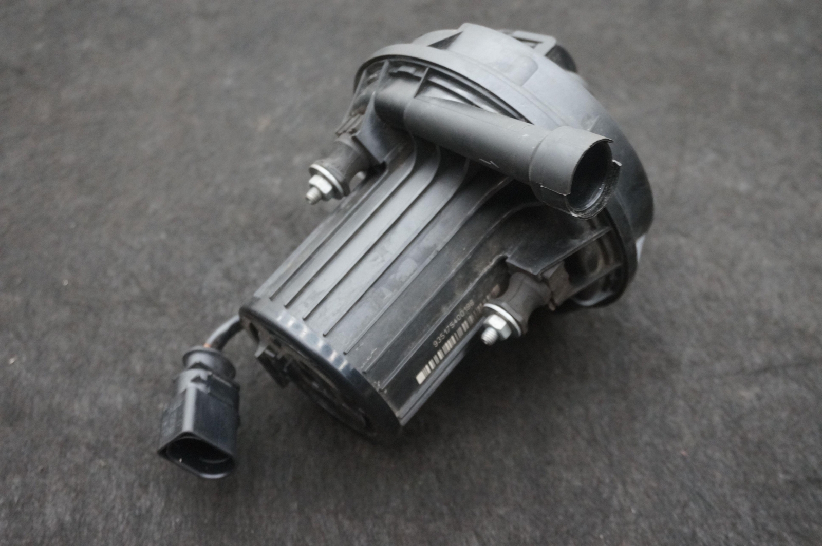 Secondary Air Smog Injection Pump OEM 700675069 McLaren 650S 2015