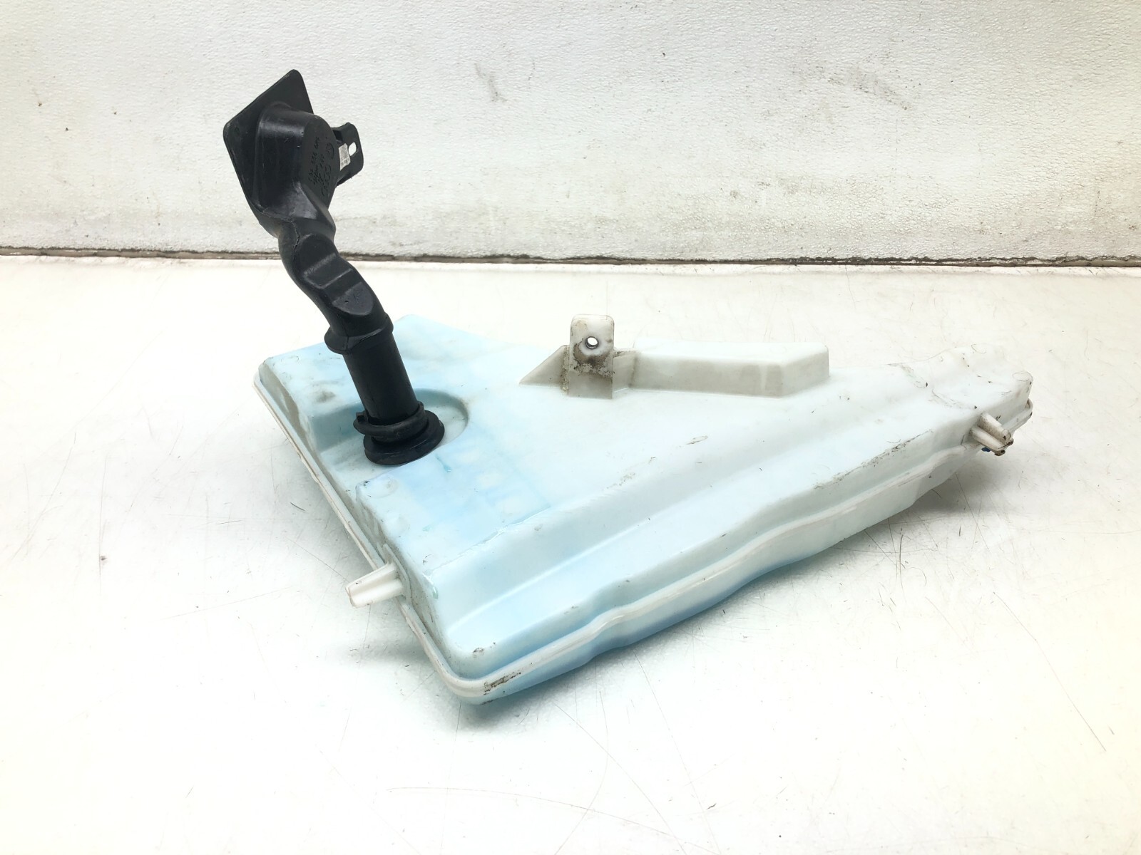 2017-2021 AUDI Q7 SQ7 WINDSHIELD WASHER FLUID TANK RESERVOIR W/ PUMP OEM