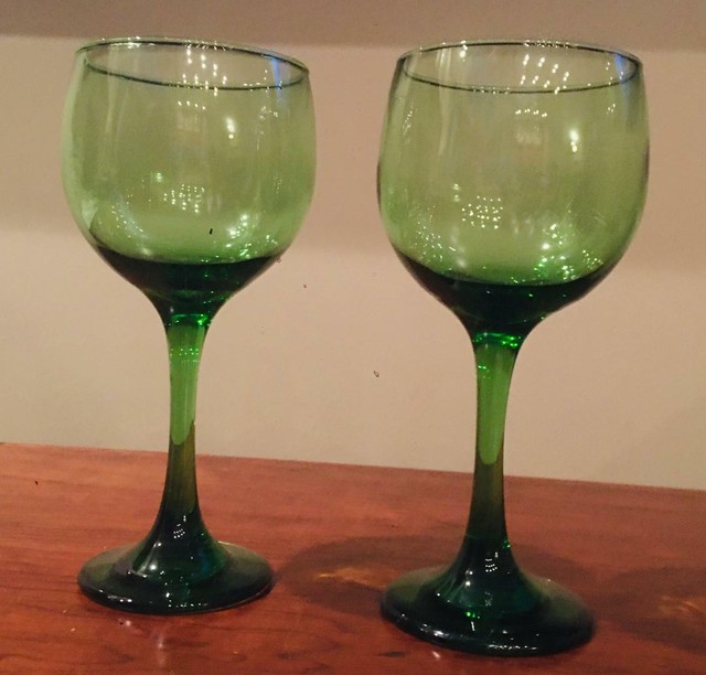 Libbey Green Glass 10 oz. Wine Glasses Set of 2 eBay