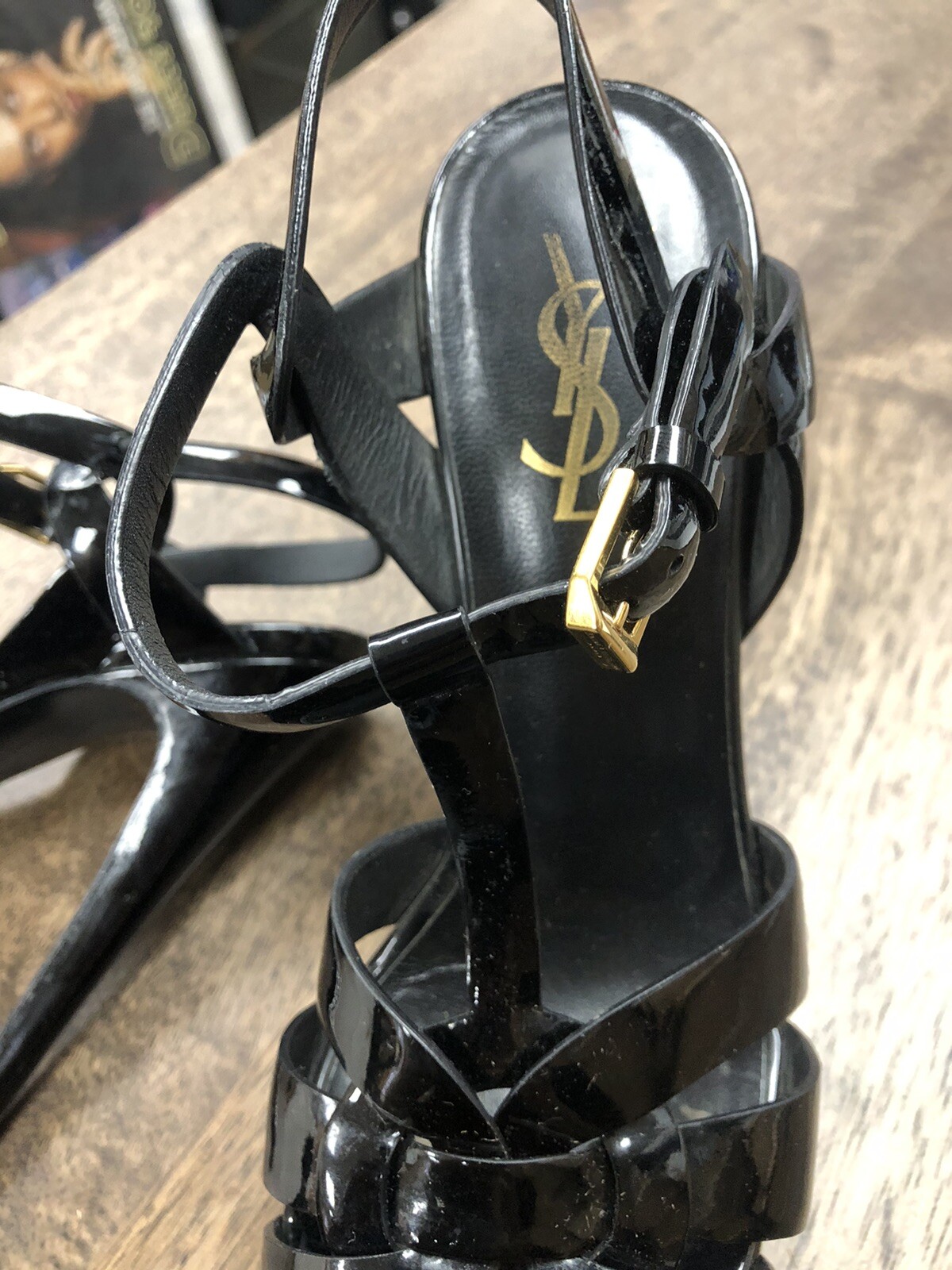 Tacchi omaggio YSL Saint Laurent in vernice nera taglia 37 1 2