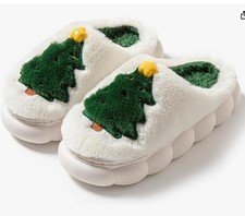 CUTE Christmas Tree Comfy Slippers NEW 6 - 6.5 WOMANS 5.5 - 6 MENS