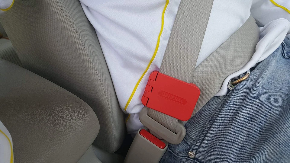 Herramienta de escape de emergencia para automóvil 3 en 1 #7904-RD - Clips en el cinturón de seguridad para una rápida... Foto 3 de 4