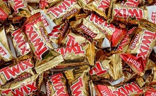 TWIX Cookie & Caramel Minis Chocolate, Bulk & Delicious Candy Bars (4 Pounds)