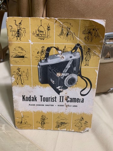 Vintage Kodak Tourist II Film Camera With Flash Holder + Owner Manual + Bag VGC - Picture 23 of 24