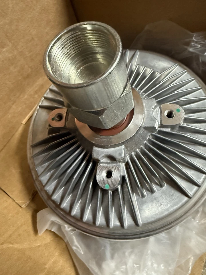 Embrague del ventilador de refrigeración del radiador para Ford Ranger 1995-2008 y Mazda B3000 1994-2008 Foto 3 de 4