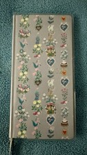 2025 Hobonichi Techo Weeks Yumi Kitagishi: Beautiful Wallpaper - English