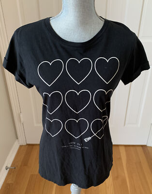 ￼ Cupid s Heart Black ￼￼t-shirt w/ 9 White Hearts￼ Love All Trust Few ￼Wms S￼m