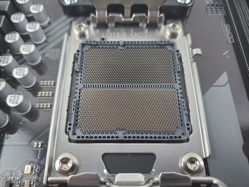 Płyta główna GIGABYTE B650M-K, LGA 1718 AM5 Micro-ATX (przeczytaj) - Zdjęcie 4 z 7