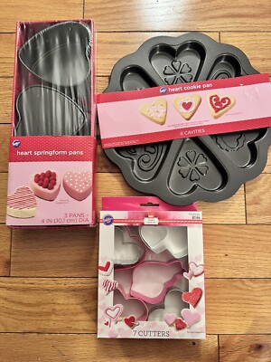 Valentine Heart Shaped Wilton Baking Pans Cookie Cutters