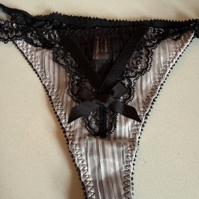 Agent Provocateur Fifi Black Pink Thong AP3 US  size M  NWT 