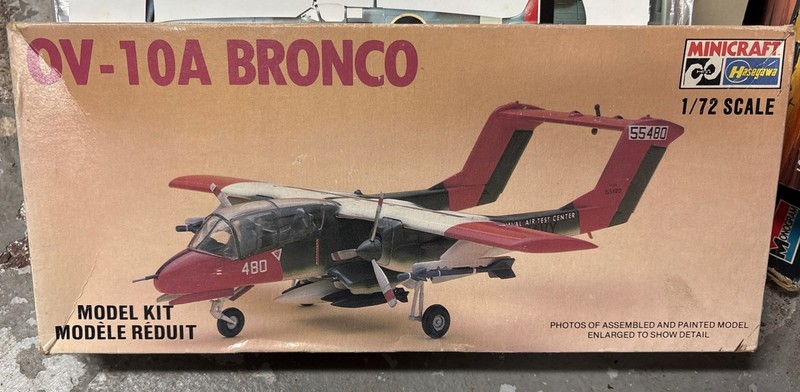 HASEGAWA 1/72 scale North American OV-10A BRONCO 1022 Model Aircraft Kit USN
