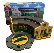 2010 Thomas Friends Wooden Railway Tidmouth Sheds Playset w/ Box