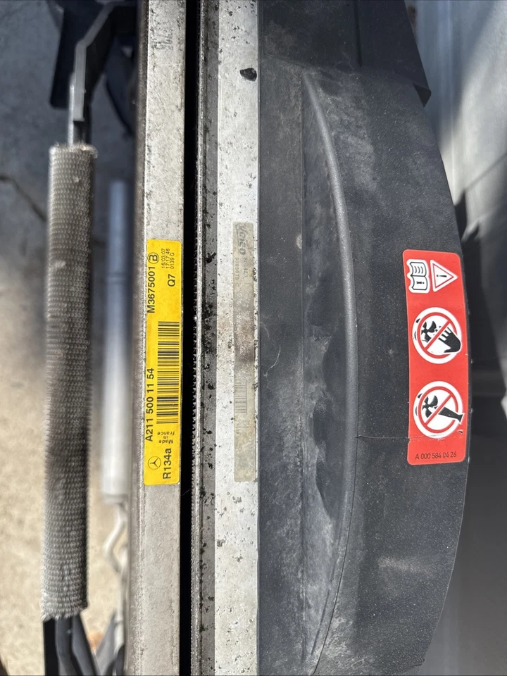 06-09 Mercedes W211 E350 radiador de refrigeração a água A/C refrigerador de óleo condensador CA fabricante de equipamento original - Imagem 2 de 4