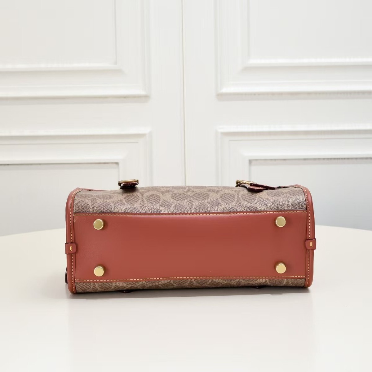 COACH Swing Zip Signature Canvas Shoulder Bag CM580 Brown