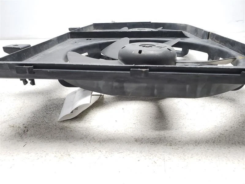 2000 2001 Infiniti I30 радиатор вентилятор двигателя вентилятор в сборе через 1/00 OEM 214815U000 - Изображение 4 из 4