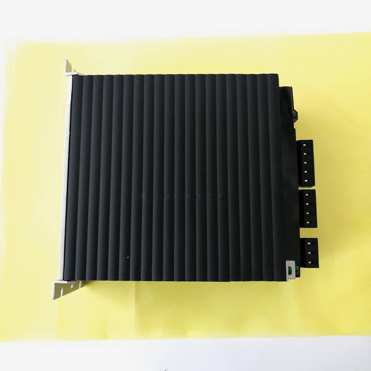 Omron R88D-KN20H-ML2-Z Servo Driver New One R88DKN20HML2Z Omron R88D-KN20H-ML2-Z Servo Driver New One R88DKN20HML2Z