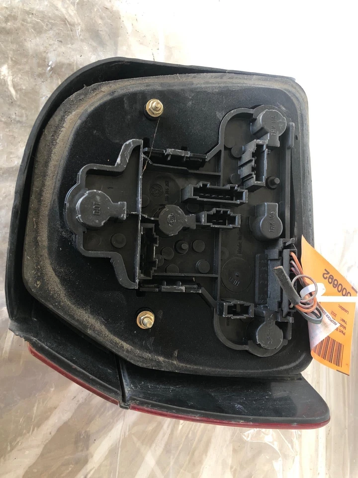 2002 大众 CABRIO LX 尾灯总成乘客右侧右手原始设备制造商 — 第 4/4 张图片