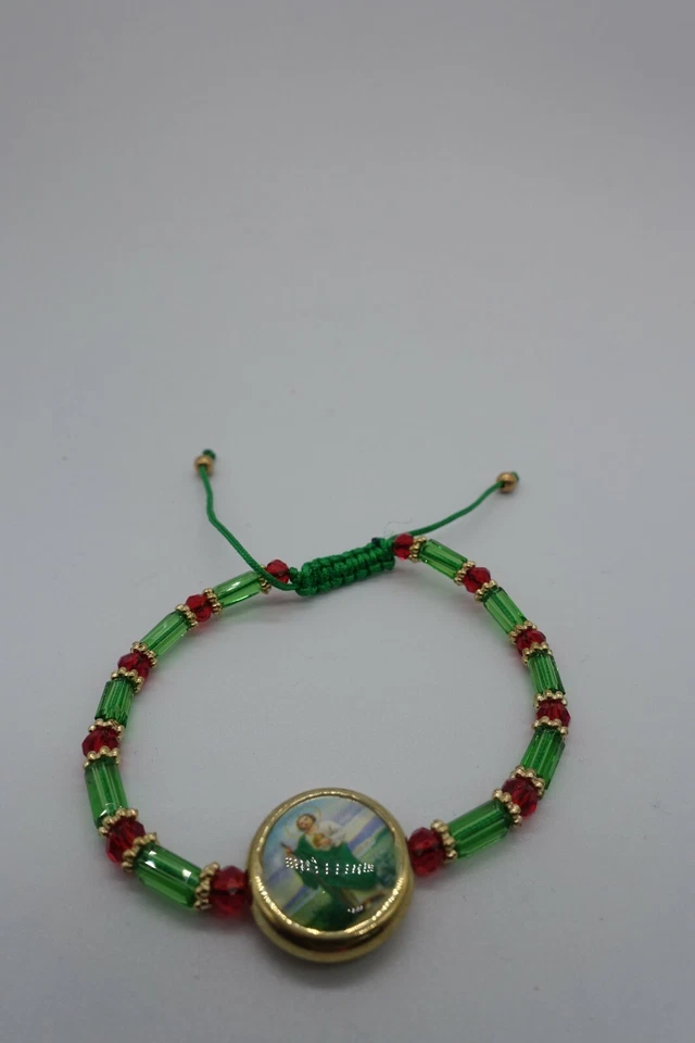 Pulseira St Jude medalhas exclusivas banhadas a ródio verde/vermelho  - Imagem 2 de 4
