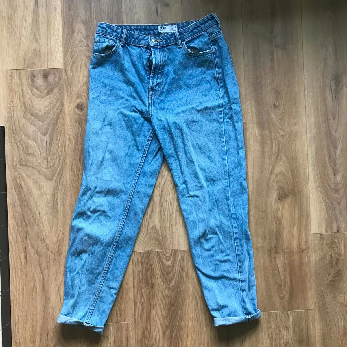 Jeans mom bershka 2025