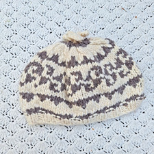 Vtg Cowichan Hand Knit Wool Beanie Hat Gray Cream Winter Cap