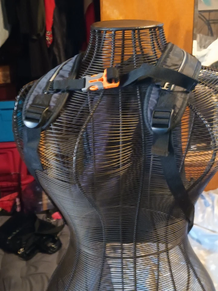 Portaperros Eslinga PoochPouch Metro Viajero Exterior Perro Mascota Foto 3 de 3