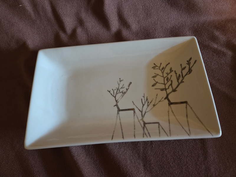 ARTISTIC ACCENTS  White Porcelain with Silver Reindeer  Rectangular Serving Tray