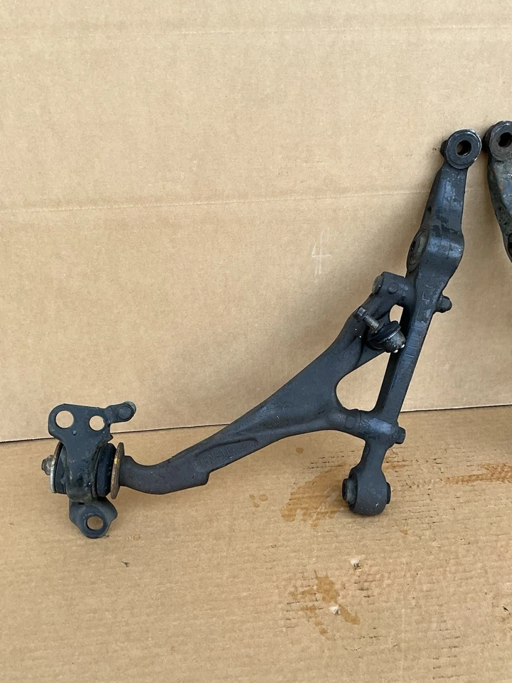 1994-2001 ACURA INTEGRA LEFT AND RIGHT FRONT LOWER CONTROL ARMS OEM - Image 2 of 4