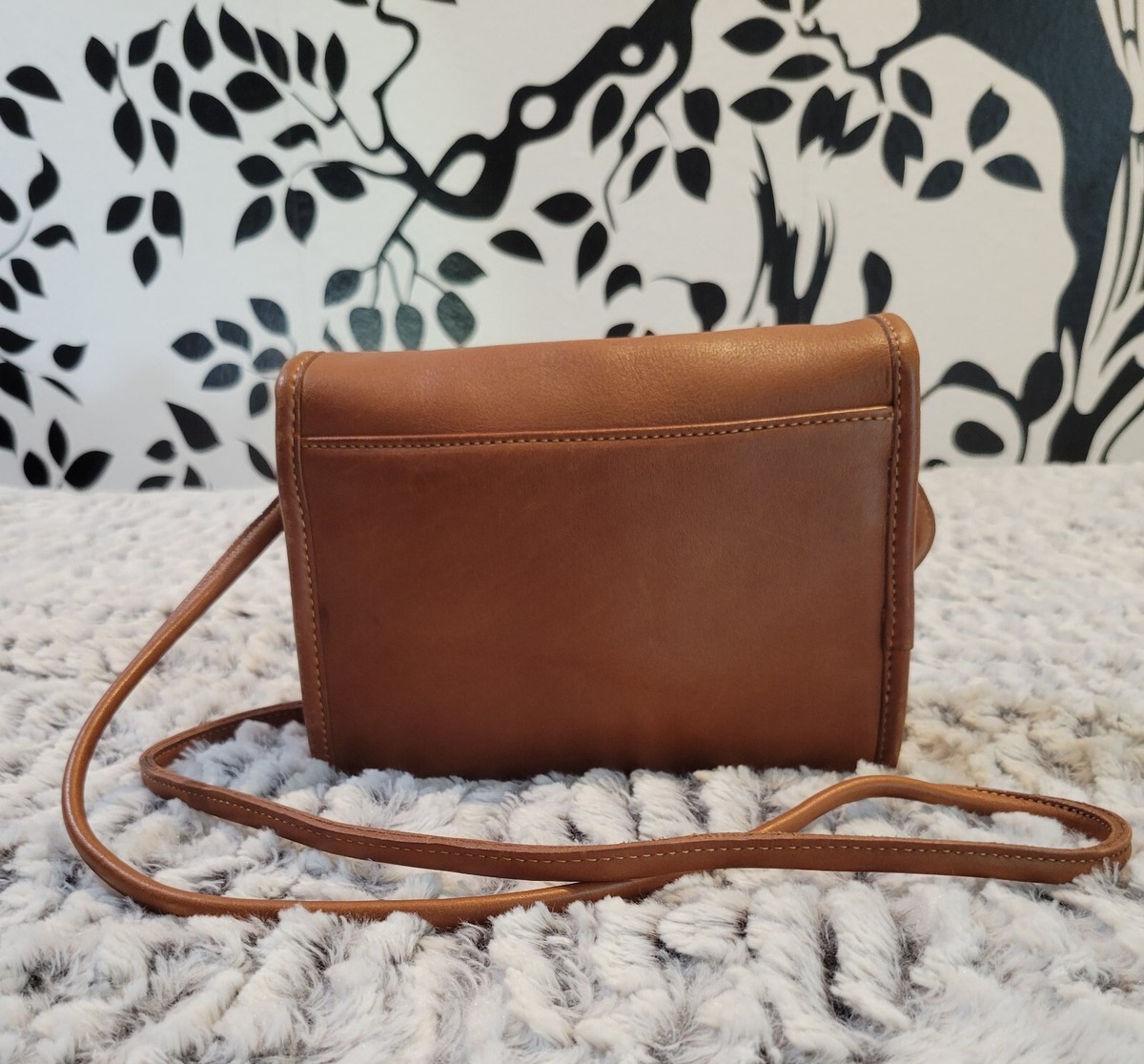 Rare Vintage Coach Bristish Tan Chrystie Crossbody Bag No 1010-394 